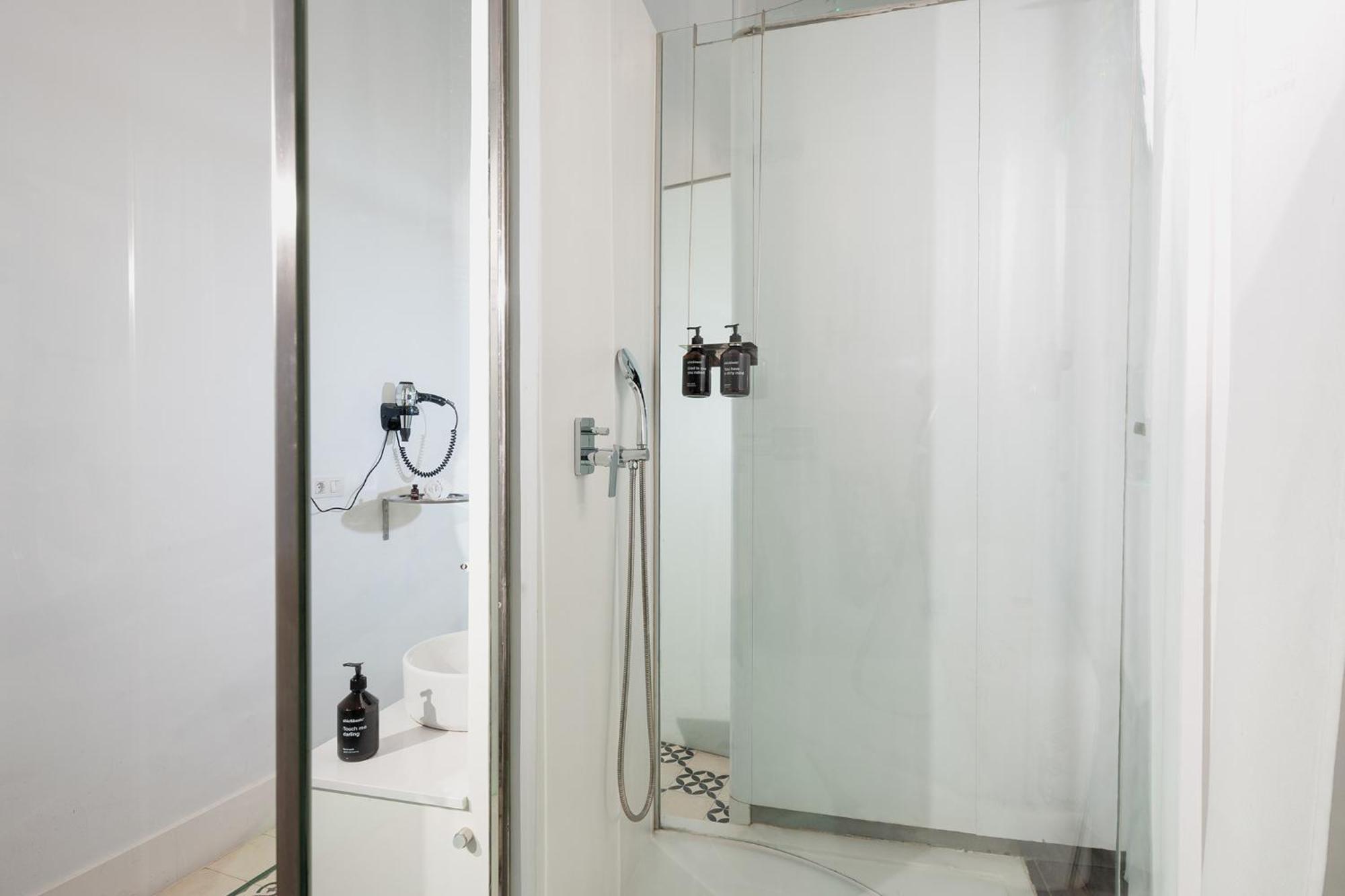 Chic & Basic Born Boutique Hotel บาร์เซโลนา ภายนอก รูปภาพ